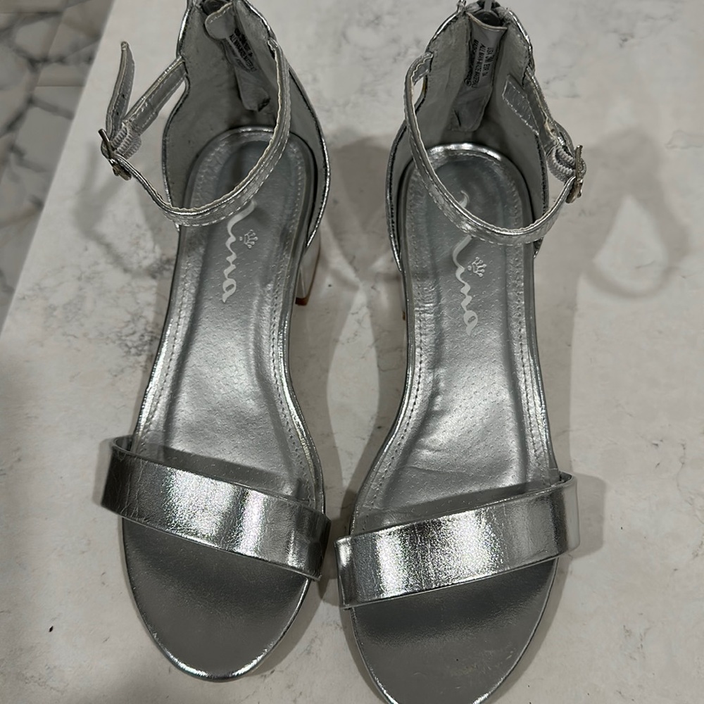 Girls sandals size 3